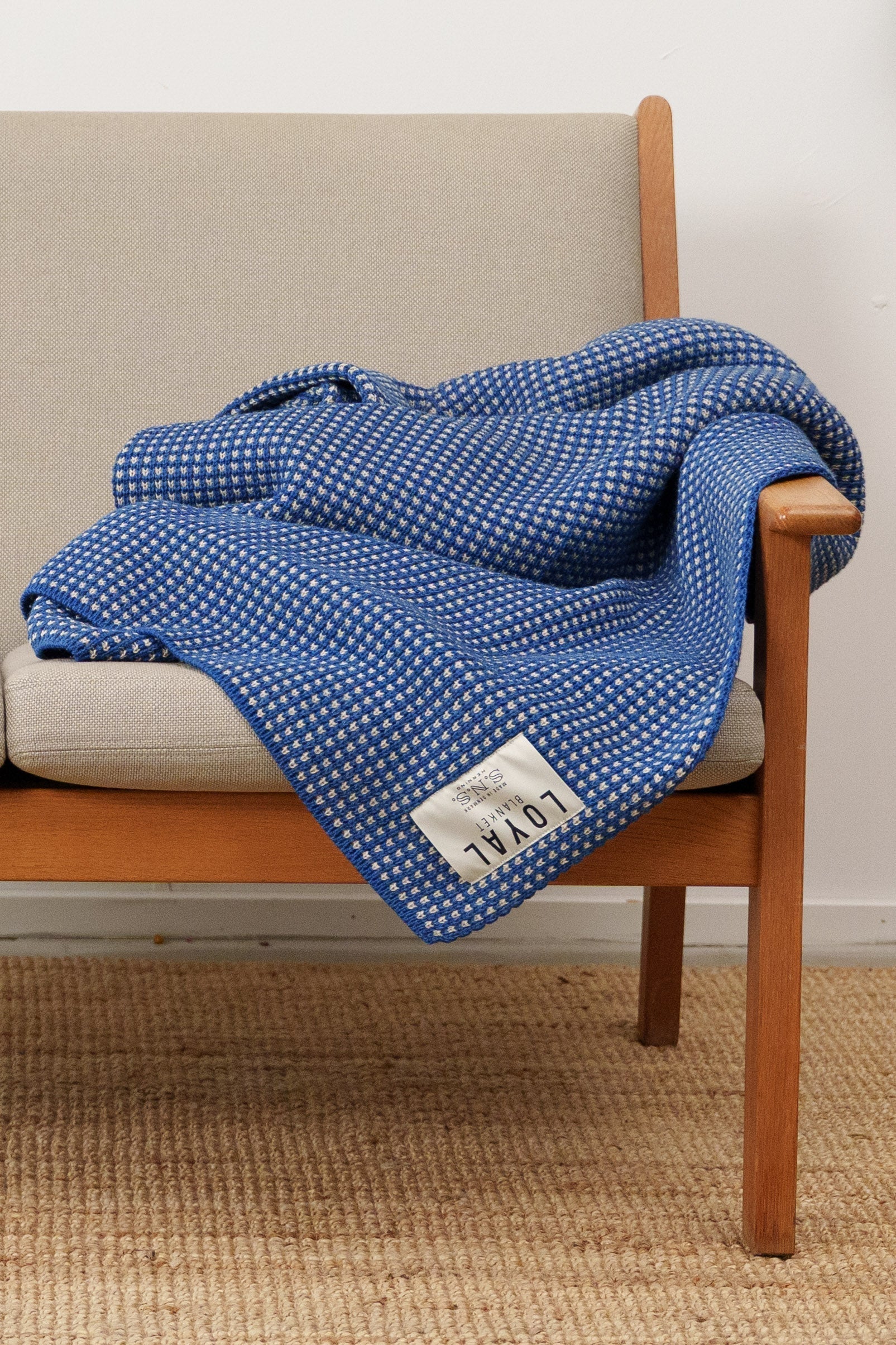 LOYAL blanket, wavy blue / white - Image 3