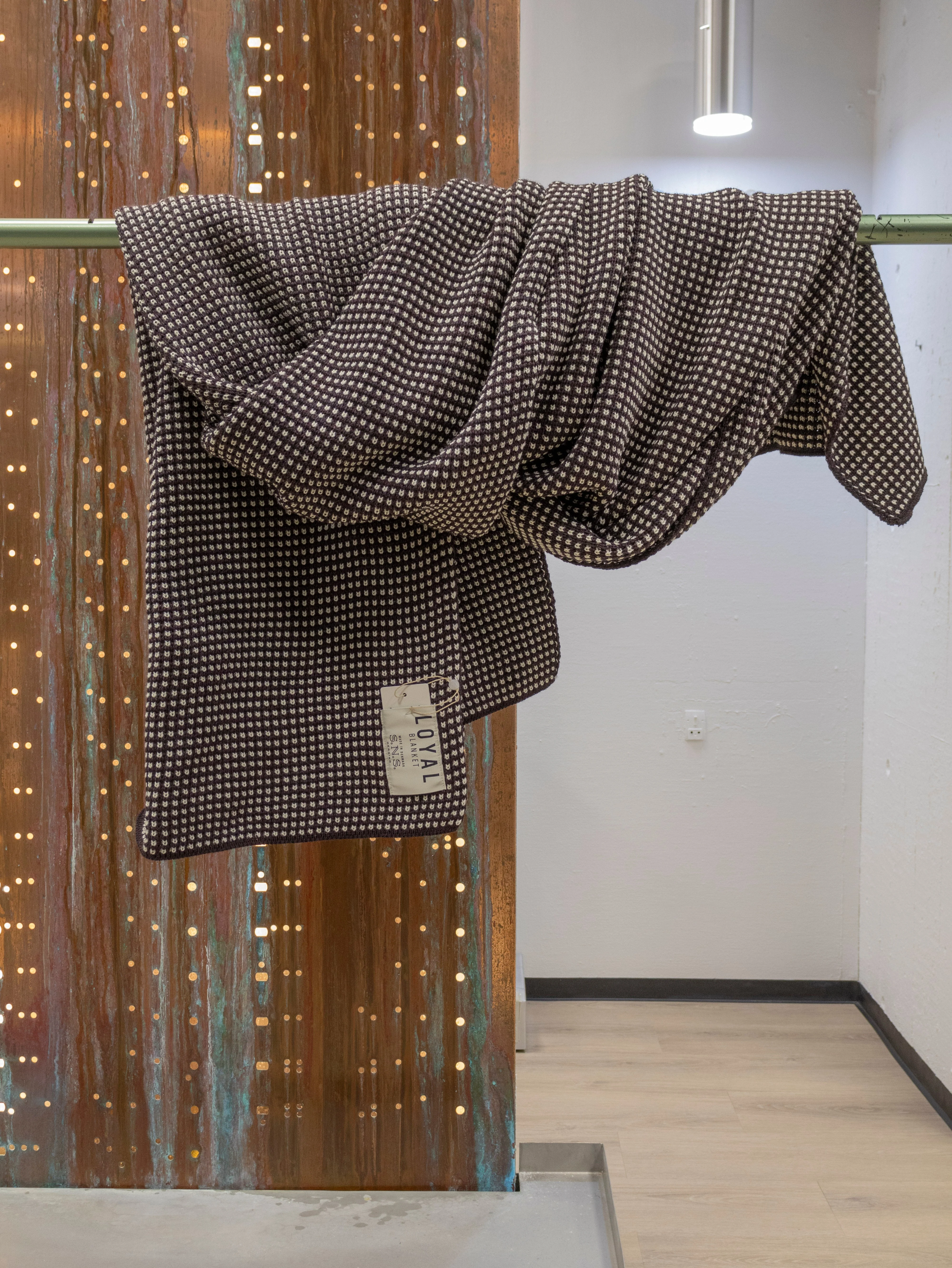 LOYAL blanket, bluish purple / off white - Image 4